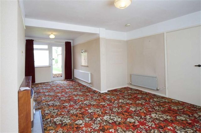  Image of 3 bedroom Property for sale in Manor Road Toddington Dunstable LU5 at Manor Road Toddington Toddington, LU5 6AJ