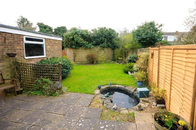  Image of 3 bedroom Semi-Detached house for sale in Maple Way Kensworth Dunstable LU6 at Maple Way Kensworth Dunstable, LU6 3RT