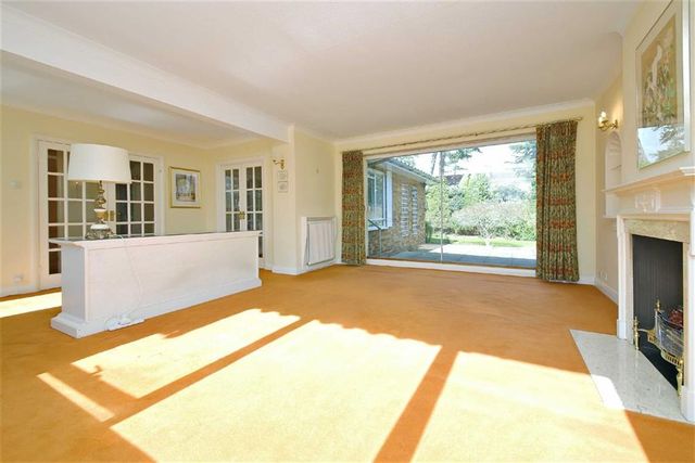  Image of 3 bedroom Property for sale in Maplin Close London N21 at Maplin Close Winchmore Hill Winchmore Hill, N21 1NB