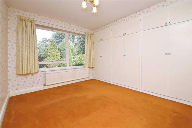  Image of 3 bedroom Property for sale in Maplin Close London N21 at Maplin Close Winchmore Hill Winchmore Hill, N21 1NB