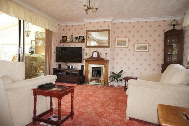  Image of 4 bedroom Property for sale in Marconi Close Helston TR13 at Marconi Close Helston Helston, TR13 8PD