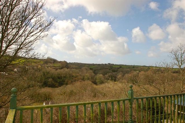  Image of 4 bedroom Property for sale in Marconi Close Helston TR13 at Marconi Close Helston Helston, TR13 8PD
