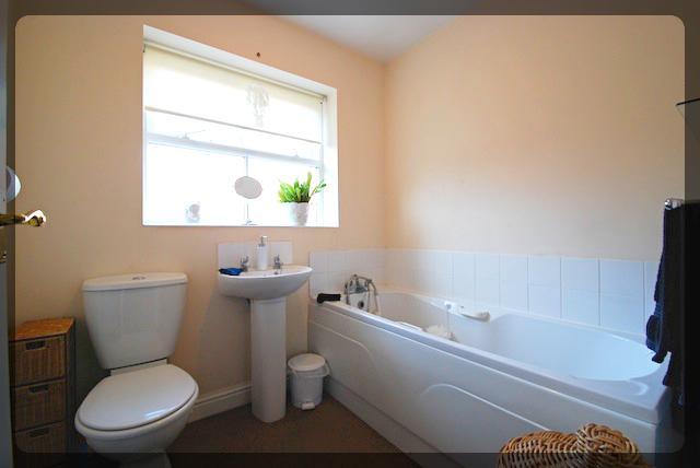  Image of 2 bedroom End of Terrace to rent in Market Hill Hedon Hull HU12 at Hedon, HU12 8JB