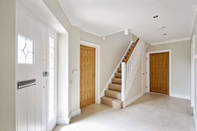  Image of 5 bedroom Detached house for sale in Marroway Weston Turville Aylesbury HP22 at Marroway Weston Turville Aylesbury, HP22 5TQ