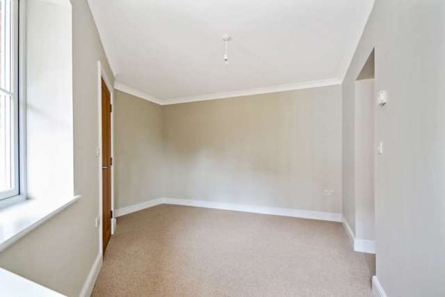  Image of 5 bedroom Detached house for sale in Marroway Weston Turville Aylesbury HP22 at Marroway Weston Turville Aylesbury, HP22 5TQ