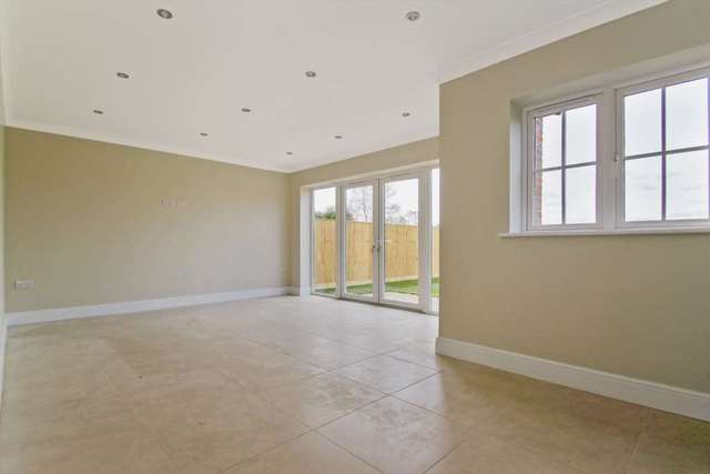  Image of 5 bedroom Detached house for sale in Marroway Weston Turville Aylesbury HP22 at Marroway Weston Turville Aylesbury, HP22 5TQ