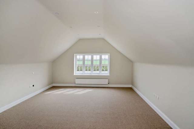  Image of 5 bedroom Detached house for sale in Marroway Weston Turville Aylesbury HP22 at Marroway Weston Turville Aylesbury, HP22 5TQ