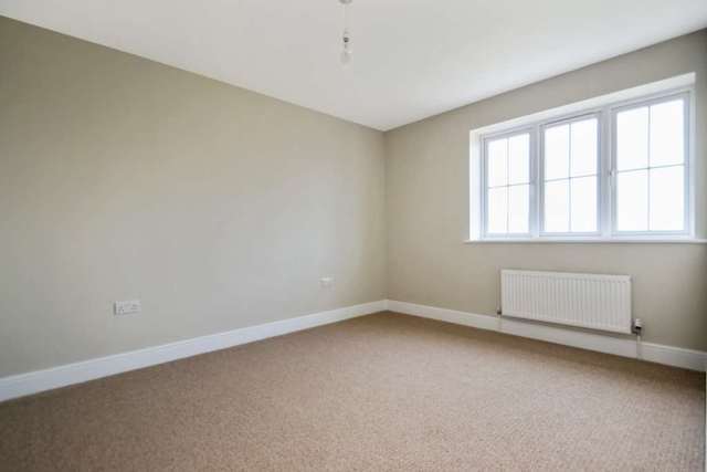  Image of 5 bedroom Detached house for sale in Marroway Weston Turville Aylesbury HP22 at Marroway Weston Turville Aylesbury, HP22 5TQ