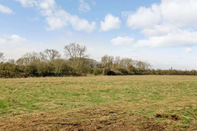  Image of 5 bedroom Detached house for sale in Marroway Weston Turville Aylesbury HP22 at Marroway Weston Turville Aylesbury, HP22 5TQ