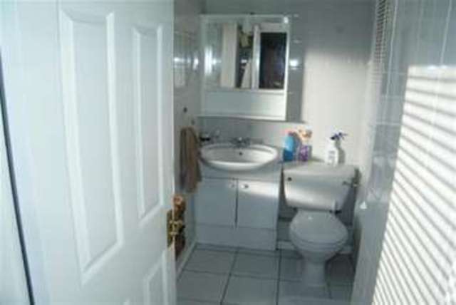  Image of 2 bedroom Flat to rent in Mavisbank Gardens Govan Glasgow G51 at Glasgow, G51 1HG