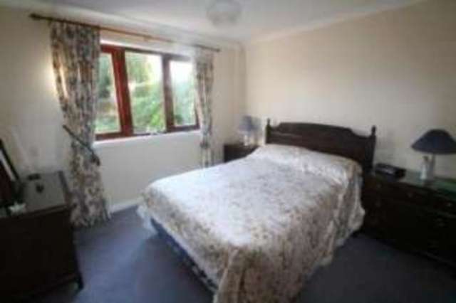  Image of 3 bedroom Bungalow for sale in Mearnscroft Road Newton Mearns Glasgow G77 at Newton Mearns Glasgow Mearns, G77 5QH
