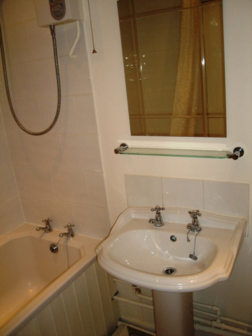  Image of 2 bedroom Apartment to rent in Robinson Row Hull HU1 at Robinson Row  Hull, HU1 2QX