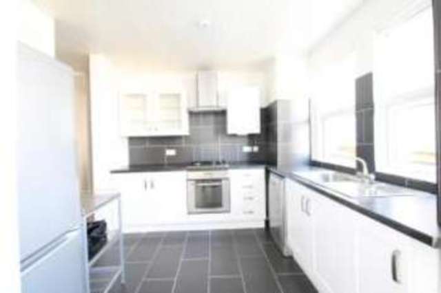  Image of 2 bedroom Maisonette for sale in Mersham Road Thornton Heath CR7 at Thornton Heath Surrey Upper Norwood, CR7 8NU