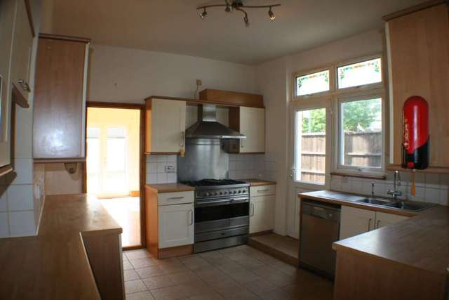  Image of 4 bedroom Semi-Detached house for sale in Meteor Road Westcliff-on-Sea SS0 at Meteor Road Westclif On Sea Westcliff On Sea, SS0 8DF