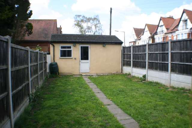  Image of 4 bedroom Semi-Detached house for sale in Meteor Road Westcliff-on-Sea SS0 at Meteor Road Westclif On Sea Westcliff On Sea, SS0 8DF