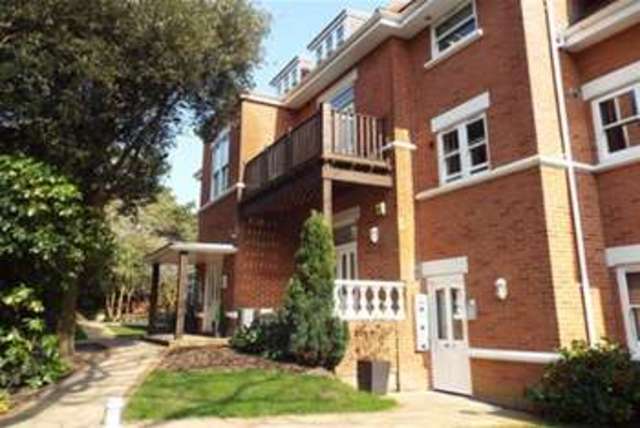  Image of 2 bedroom Flat to rent in Meyrick Park Crescent Bournemouth BH3 at Winton, BH3 7AQ