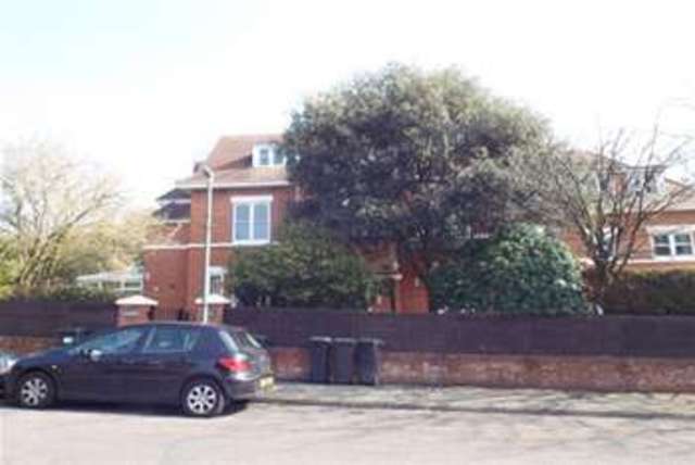  Image of 2 bedroom Flat to rent in Meyrick Park Crescent Bournemouth BH3 at Winton, BH3 7AQ