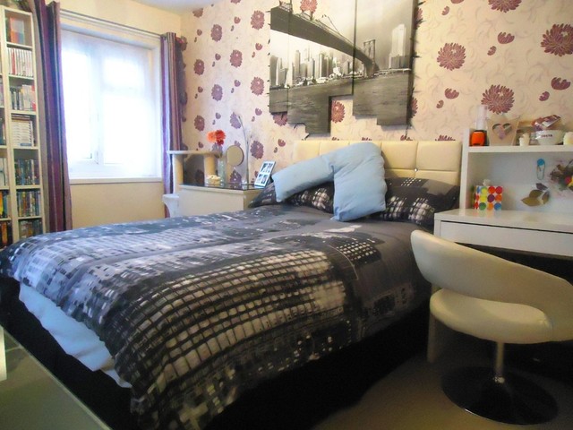  Image of 2 bedroom Flat for sale in Middle Park Way Havant PO9 at Middle Park Way  Leigh Park, PO9 5DN