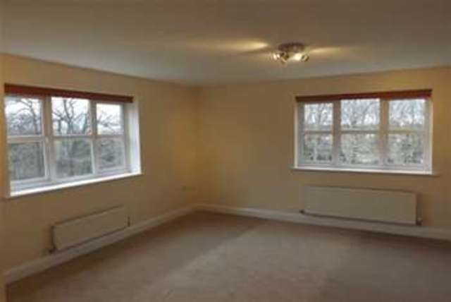  Image of 2 bedroom Flat to rent in Middlewood Close Solihull B91 at Solihull, B91 2TZ