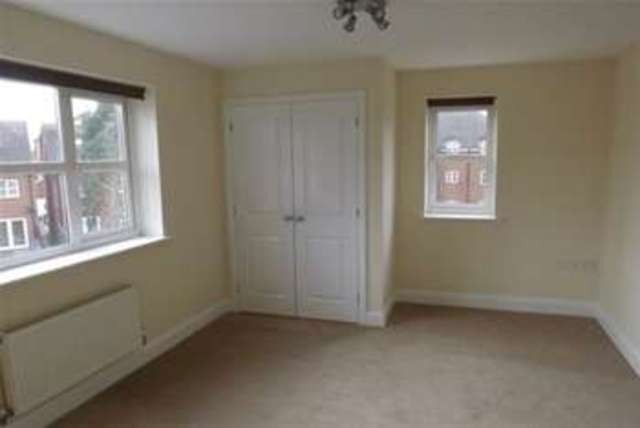 Image of 2 bedroom Flat to rent in Middlewood Close Solihull B91 at Solihull, B91 2TZ