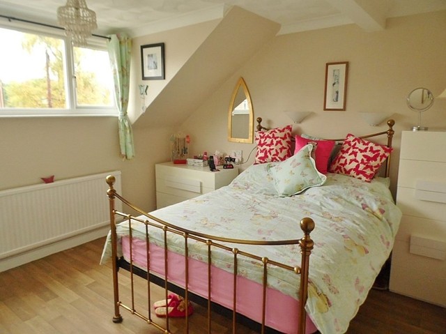  Image of 4 bedroom Detached house for sale in Mill Road Waterlooville PO7 at Mill Road  Waterlooville, PO7 7AP