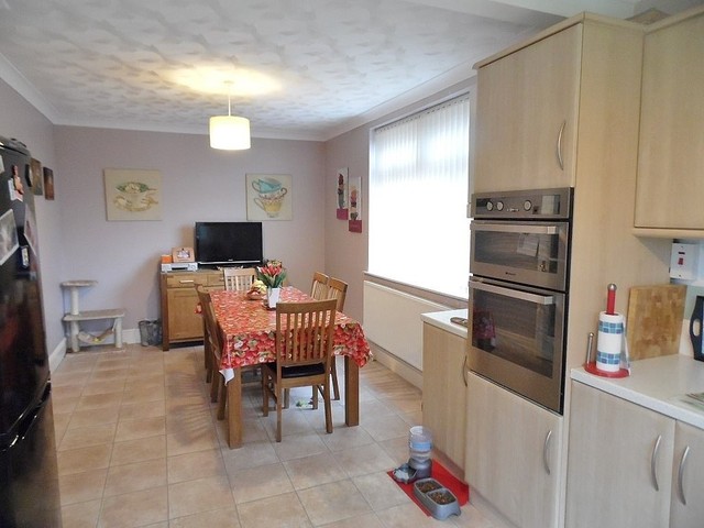  Image of 4 bedroom Detached house for sale in Mill Road Waterlooville PO7 at Mill Road  Waterlooville, PO7 7AP