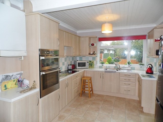  Image of 4 bedroom Detached house for sale in Mill Road Waterlooville PO7 at Mill Road  Waterlooville, PO7 7AP