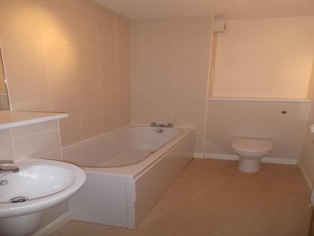  Image of 2 bedroom Flat to rent in Monart Road Perth PH1 at Perth Perthshire Perthshire, PH1 5US
