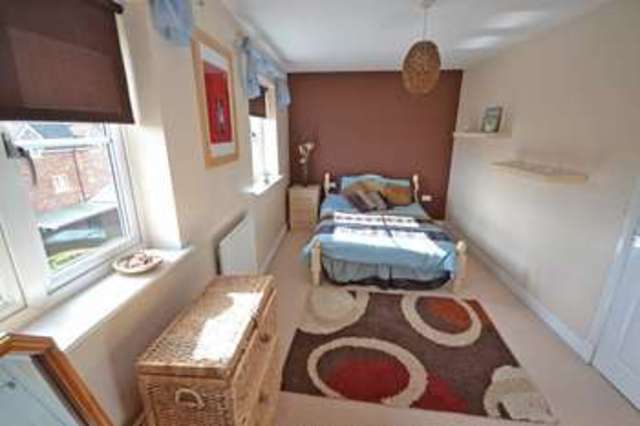  Image of 4 bedroom Town House for sale in Moorcroft Ossett WF5 at Ossett West Yorkshire, WF5 9JL