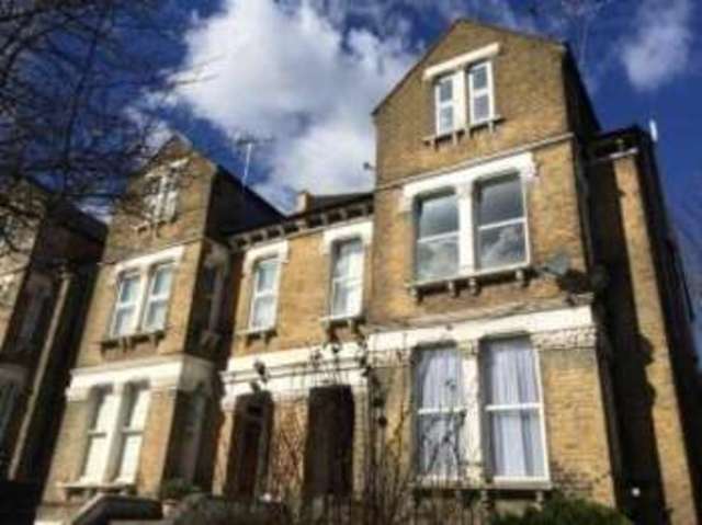  Image of 1 bedroom Flat for sale in Moreton Road South Croydon CR2 at Sanderstead, CR2 7DL