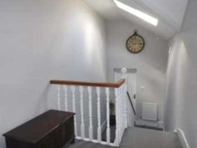  Image of 1 bedroom Flat for sale in Moreton Road South Croydon CR2 at Sanderstead, CR2 7DL