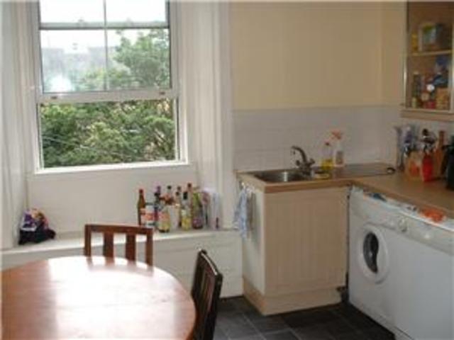  Image of 4 bedroom Flat to rent in Morningside Road Edinburgh EH10 at Morningside Edinburgh Edinburgh, EH10 4QL