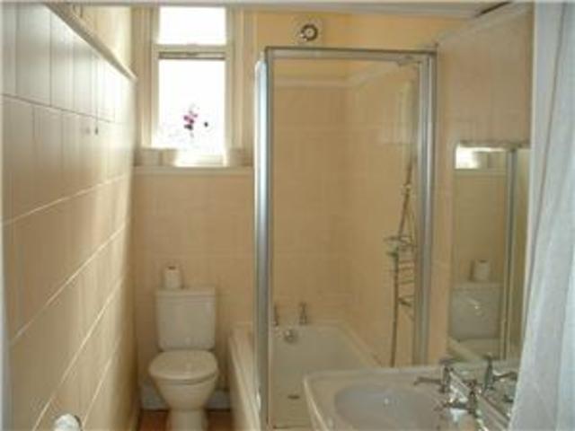  Image of 4 bedroom Flat to rent in Morningside Road Edinburgh EH10 at Morningside Edinburgh Edinburgh, EH10 4QL