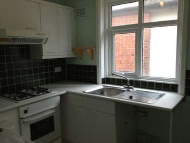  Image of 2 bedroom Flat to rent in Mortimer Road Bournemouth BH8 at Mortimer Road  Bournemouth, BH8 9HP