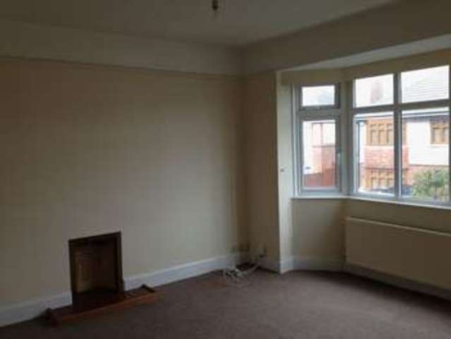  Image of 2 bedroom Flat to rent in Mortimer Road Bournemouth BH8 at Mortimer Road  Bournemouth, BH8 9HP