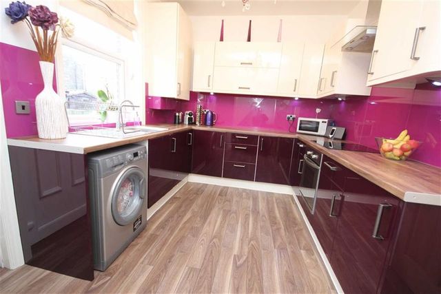  Image of 2 bedroom Property for sale in Mount Avenue Rochdale OL12 at Mount Avenue Rochdale Rochdale, OL12 9QE