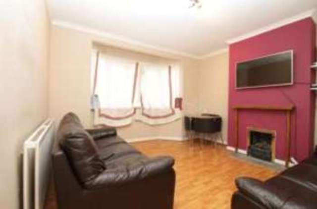  Image of 2 bedroom Maisonette for sale in Hither Green Lane London SE13 at Hither Green Lane London Hither Green, SE13 6RR