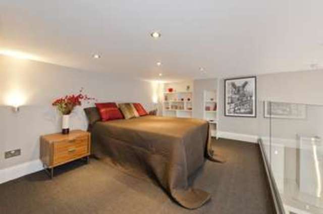  Image of 1 bedroom Ground Flat for sale in Nevern Square London SW5 at Nevern Square  London, SW5 9PD