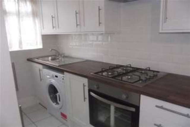 Image of 1 bedroom Flat to rent in Abbey Road Ilford IG2 at Newbury Park, IG2 7ND
