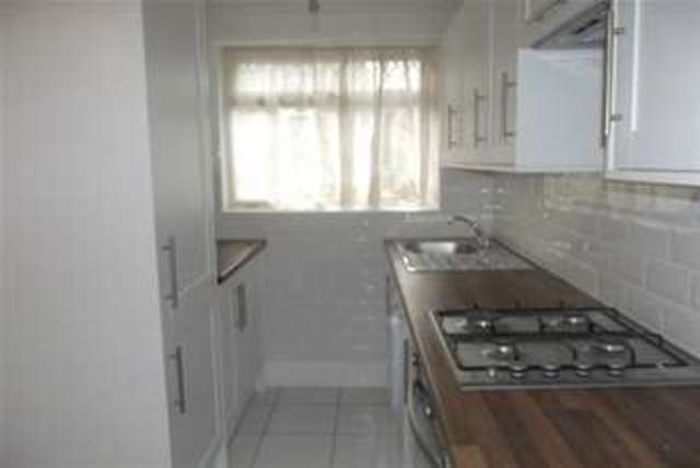  Image of 1 bedroom Flat to rent in Abbey Road Ilford IG2 at Newbury Park, IG2 7ND