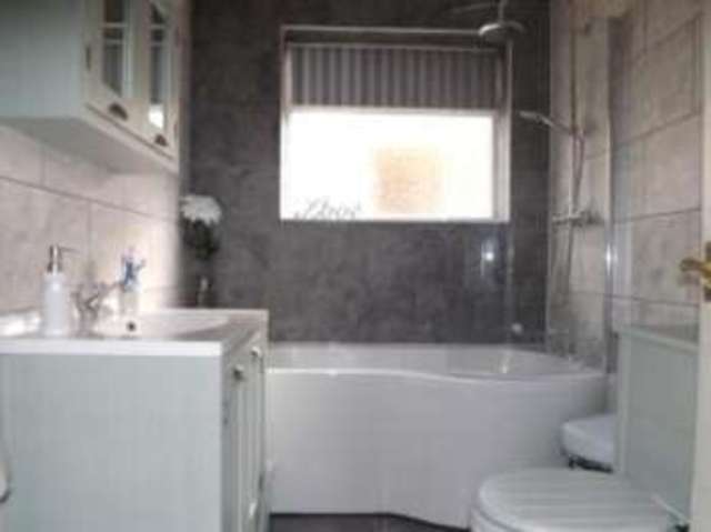  Image of 3 bedroom Bungalow for sale in Fairlee Road Newport PO30 at Newport Isle of Wight Staplers, PO30 2EW