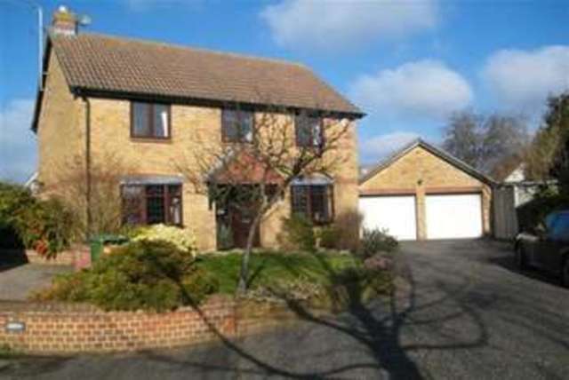  Image of 4 bedroom Detached house to rent in Cavendish Way Laindon Basildon SS15 at Basildon, SS15 4ET