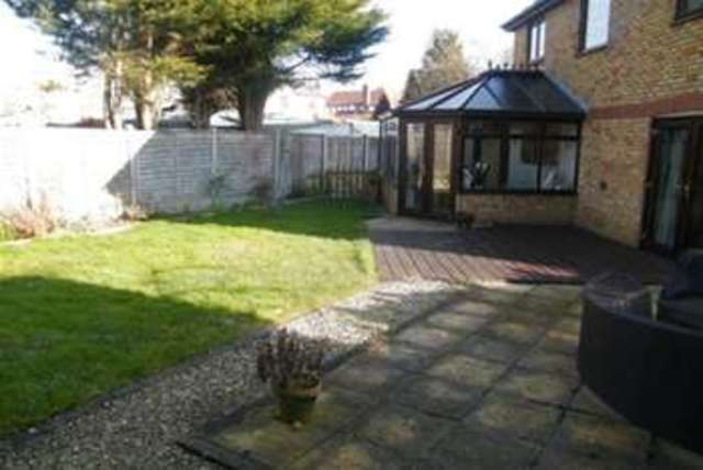  Image of 4 bedroom Detached house to rent in Cavendish Way Laindon Basildon SS15 at Basildon, SS15 4ET
