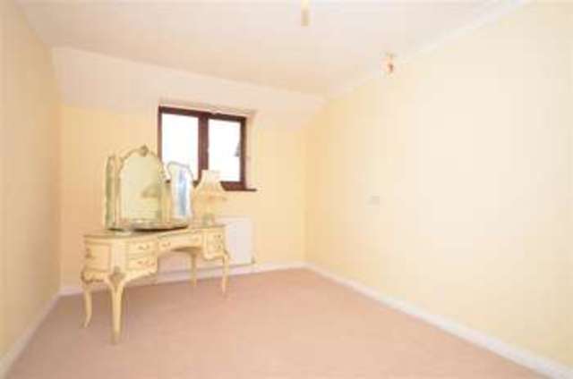  Image of 1 bedroom Apartment for sale in Tulip Court North Parade Horsham RH12 at North Parade Horsham Horsham, RH12 2RL
