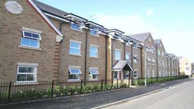  Image of 2 bedroom Flat for sale in North Road Woking GU21 at North Road  Woking, GU21 5DA