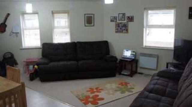  Image of 2 bedroom Flat for sale in North Road Woking GU21 at North Road  Woking, GU21 5DA