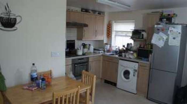  Image of 2 bedroom Flat for sale in North Road Woking GU21 at North Road  Woking, GU21 5DA