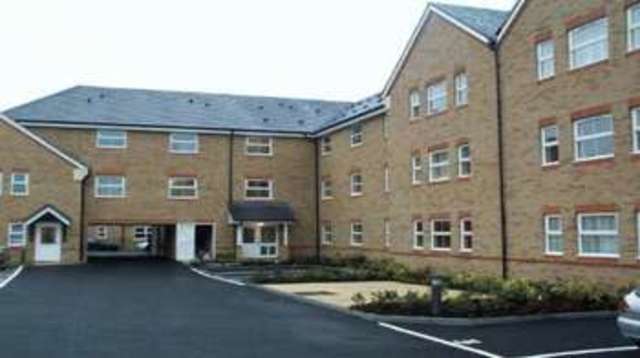  Image of 2 bedroom Flat for sale in North Road Woking GU21 at North Road  Woking, GU21 5DA