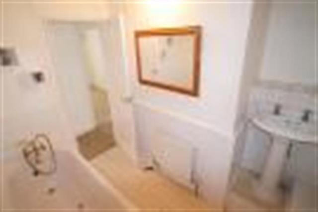  Image of 4 bedroom Semi-Detached house to rent in North Street Bexleyheath DA7 at Bexleyheath Kent Bexleyheath, DA7 4HR