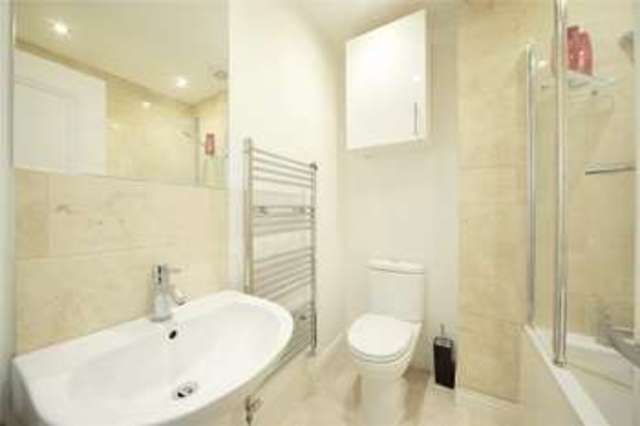  Image of 1 bedroom Flat to rent in Northcote Road London SW11 at Battersea London Clapham Junction, SW11 1NZ